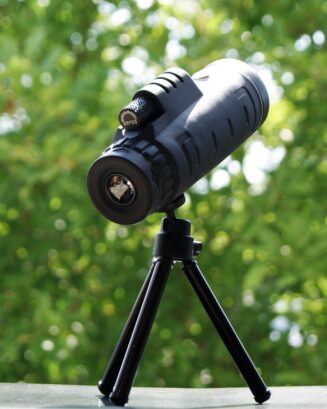 Monokularowy teleskop z uchwytem do smartfona